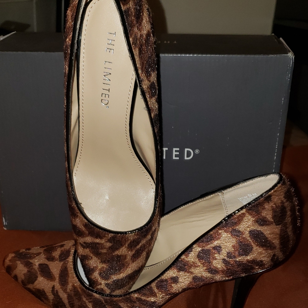NWT The Limited Leopard Pumps Size 9